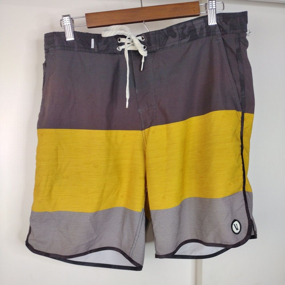 Vuori Mens Cruise Swim Boardshorts Size 32 Black Gray Yellow Beach V314